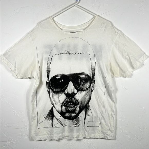 🔥🔥 KANYE WEST Yeezy Big Face Rap Music Band Concert Tee - Women Sz XL - EUC - Picture 1 of 7